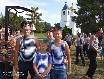 В селе Кулешовка состоялось открытие памятного знака в честь 325-й годовщины со дня образования ВМФ